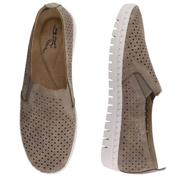 New Easy Street Women's Fresh Slip-On Sneaker Natural size 9 - Picture 1 of 16